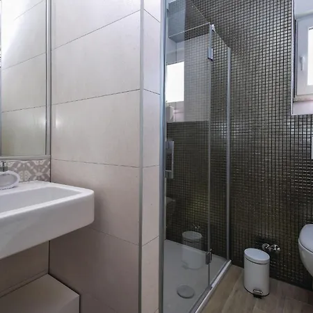 Awesome In Rogoznica Apartment Rogoznica (Sibenik-Knin)