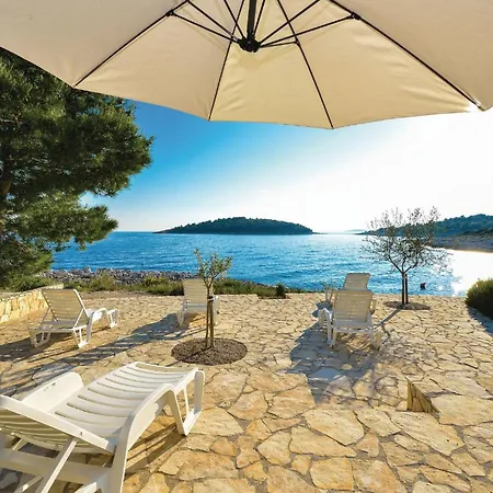 Apartamento Awesome In Rogoznica (Sibenik-Knin)