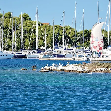 Apartamento Awesome In Rogoznica (Sibenik-Knin)